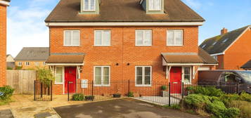 Town house for sale in Zoe Street, Aylesbury HP18