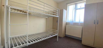 Shared accommodation to rent in Snakes Lane East, Woodford Green IG8