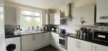 5 bedroom terraced house to rent