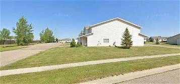 2067 14th St NW, Minot, ND 58703