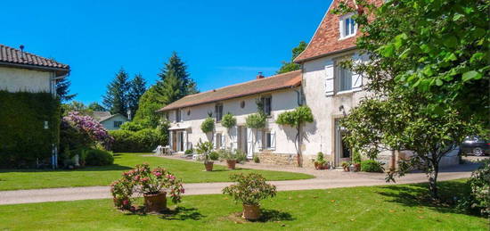 Longère de charme, 215m2 avec dépendance et piscine