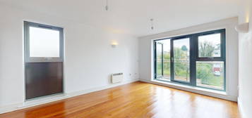 Flat for sale in Station Road, New Barnet, Barnet EN5