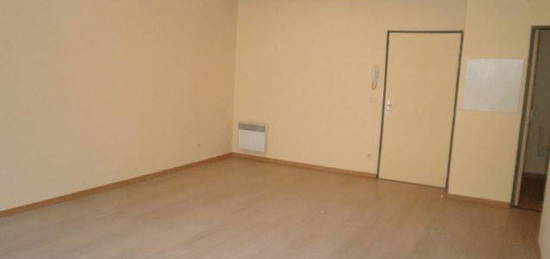 Appartement  à louer, 2 pièces, 1 chambre, 46 m²