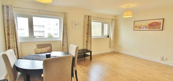 Flat to rent in High Street, Lee-On-The-Solent PO13