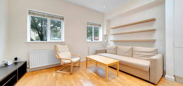 Flat to rent in Lighthouse Apartments, Commercial Road, London E1