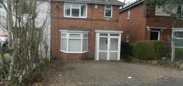 3 bed semi-detached house to rent