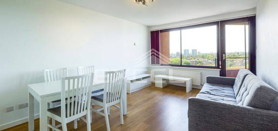 Flat to rent in Cresta House, 133 Finchley Road, Swiss Cottage NW3