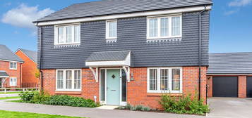 4 bed detached house for sale