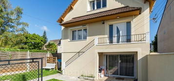 Maison  à vendre, 7 pièces, 4 chambres, 142 m²