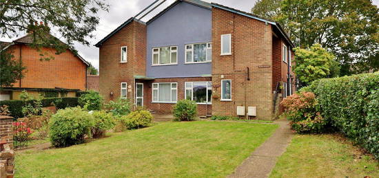 Maisonette for sale in Lower Guildford Road, Knaphill, Woking, Surrey GU21