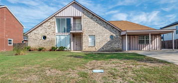 319 Parkwood Dr, Lakewood Village, TX 75068