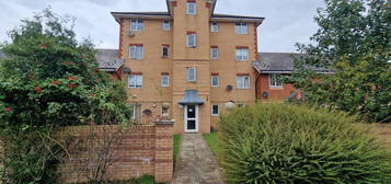 Flat to rent in Harrison Way, Windsor Quay, Cardiff CF11