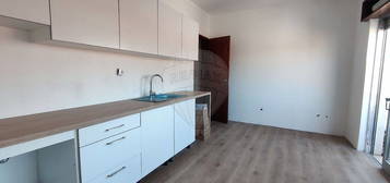 Arrendamento de Apartamento T2  na rua 5 de Outubro s/n