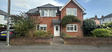 3 bedroom detached house