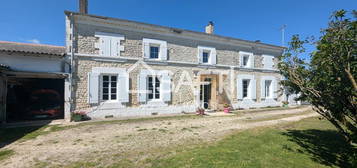 Maison de  195 m2 avec 3 chambres et grand jardin