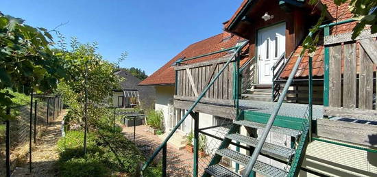 GROßZÜGIGE DG-WOHNUNG - NATUR - GROßE TERRASSE