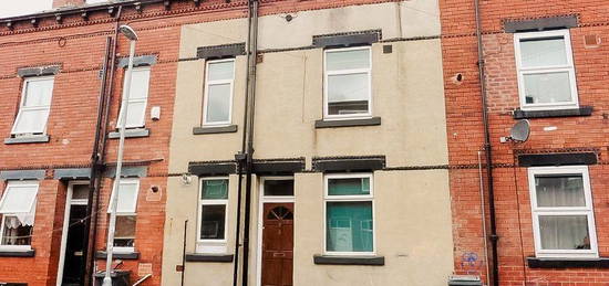 End terrace house to rent in Highthorne Grove Armley, Leeds, West Yorkshire LS12