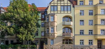 Familien aufgepasst! Schicke 4 Zimmerwohnung im Altbau