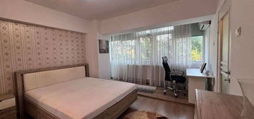 Apartament  2 camere Podul de Fier , 60 metri, etaj 2 Cod:155946