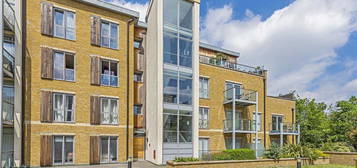 Flat for sale in Blagrove Road, Teddington TW11