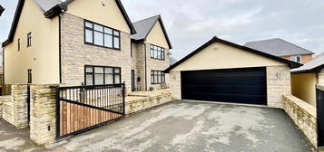 4 bed detached house for sale