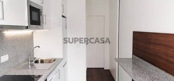 Apartamento T2 com varanda em Costa Cabral - Porto