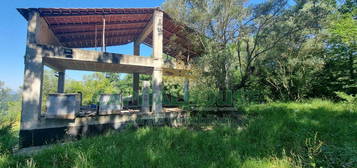 Casa indipendente in vendita in via Monte Carmignano s.n.c