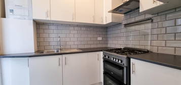 3 bed terraced house to rent