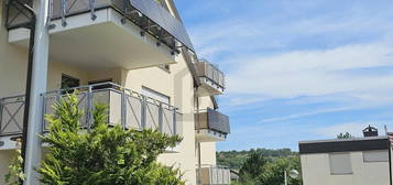 MODERN MIT BALKON IN RUHIGER WOHNGEGEND