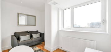 Flat to rent in The Residences, Edridge Road, Croydon, Croydon CR0