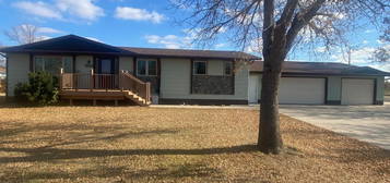 300 7th Ave NW, Hazen, ND 58545