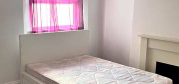 Room to rent in Clive Street, Cardiff CF11