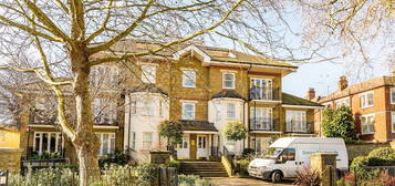 Flat for sale in Clevedon Road, Twickenham TW1