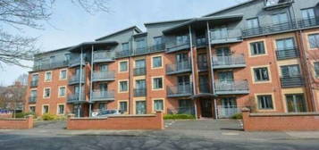 Flat to rent in Manor Road, Edgbaston, Birmingham B16