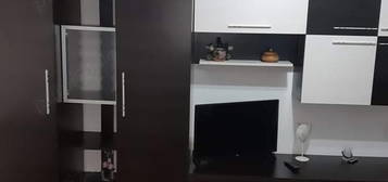 Închiriez apartament  cu 2 camere- zona govandar 230 euro