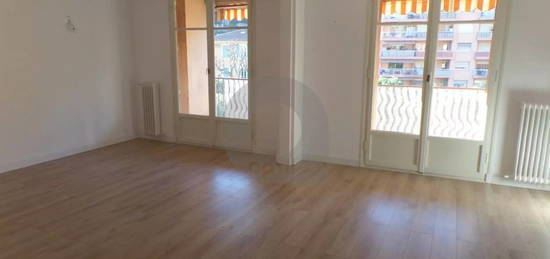 Appartement  à louer, 3 pièces, 2 chambres, 67 m²