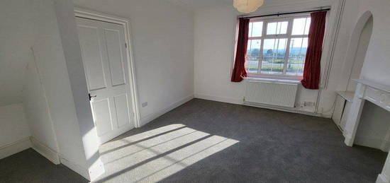 3 bed end terrace house to rent