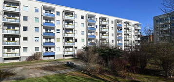 Kleine Zweizimmerwohnung mit Ostbalkon und Grünblick