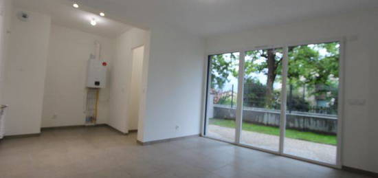 T2 neuf 33m2 avec terrasse jardin et garage