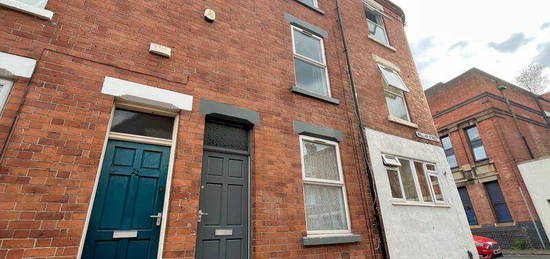 2 bedroom terraced house