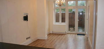 3 bedroom flat to rent