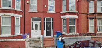 4 bed terraced house to rent