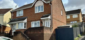 2 bedroom semi-detached house for sale