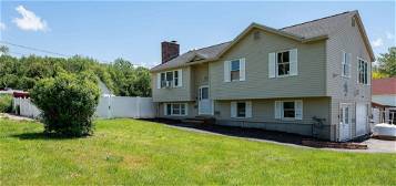 1 Wentworth Ave, Rochester, NH 03867