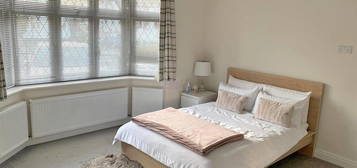 Room to rent in Langland Gardens, Croydon CR0