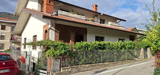 Casa indipendente in vendita in via Guglielmo Marconi, 8