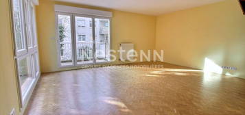 Appartement familial en duplex au calme, 3 chambres, un garage