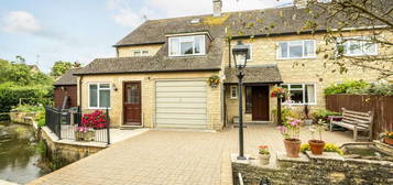 5 bedroom semi-detached house for sale