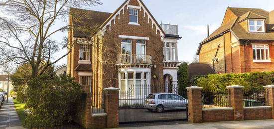 Flat to rent in Strawberry Hill Road, Twickenham TW1