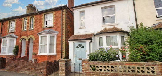 End terrace house to rent in Youngs Road, Alton, Hampshire GU34